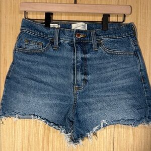 Universal Thread Frayed Hem High-Rise Denim Shorts - Blue